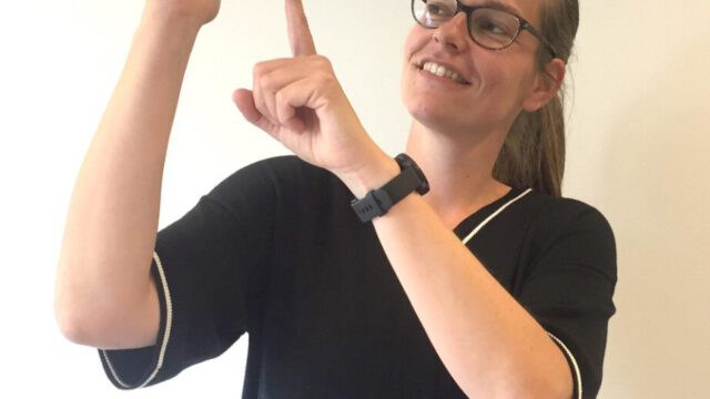 Deborah, Tolk Nederlandse Gebarentaal